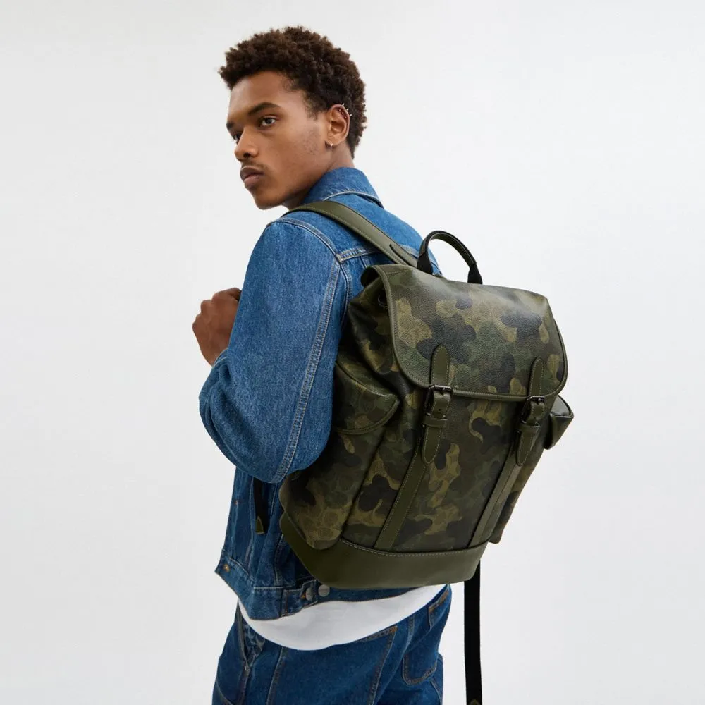 Hitch Backpack In Signature Camo Print