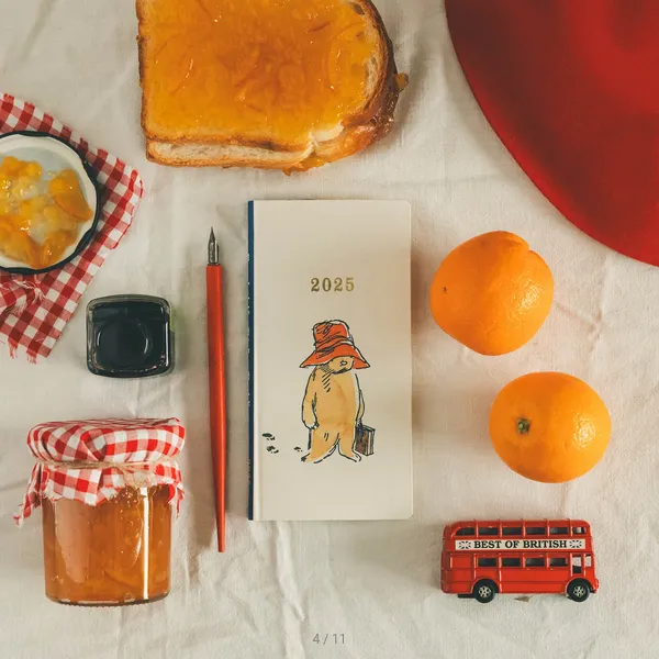 Hobonichi Techo 2025 Paddington™: Please look after this bear. Thank you. Weeks Hardcover Book / Weekly Horizontal / January start / Monday start - Japanese Edition